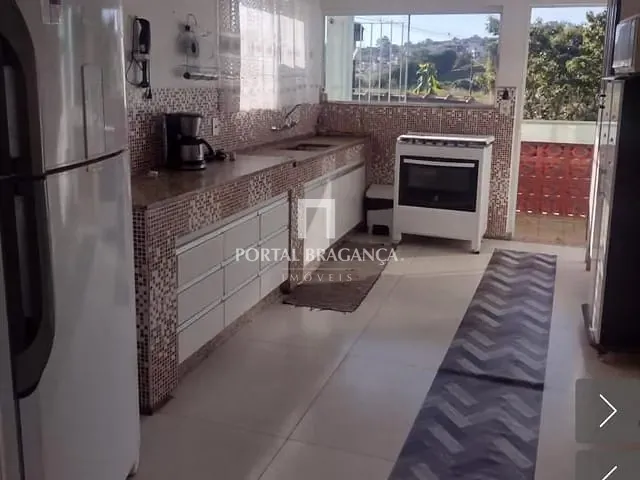 Casa com 286m² 3 quartos e 4 banheiros, à venda, no bairro Residencial Floresta São Vicente em Bragança Paulista