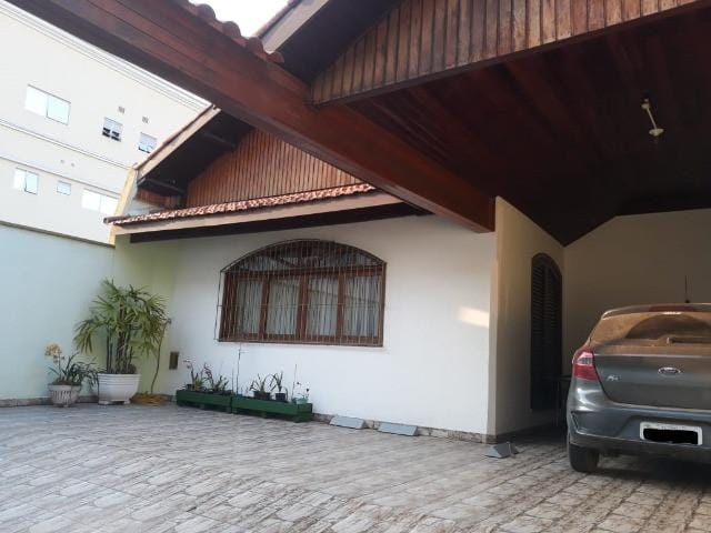 Casa com 400m² 5 quartos e 3 banheiros, à venda, no bairro Jardim Itapevi em Itapevi