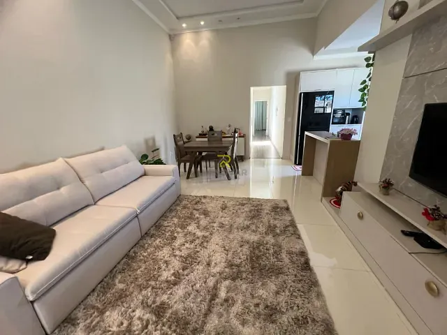Casa com 268m² 3 quartos e 2 banheiros, à venda, no bairro Vila Bela em Guarapuava