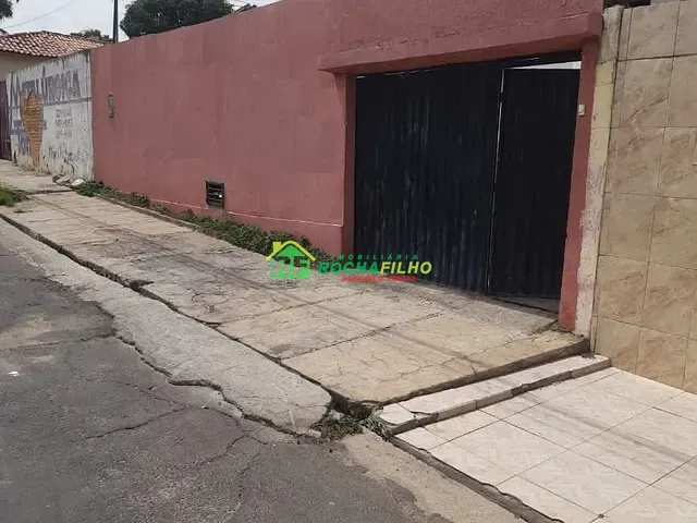Casa com 414m² 4 quartos e 1 banheiro, à venda, no bairro Centro em Teresina