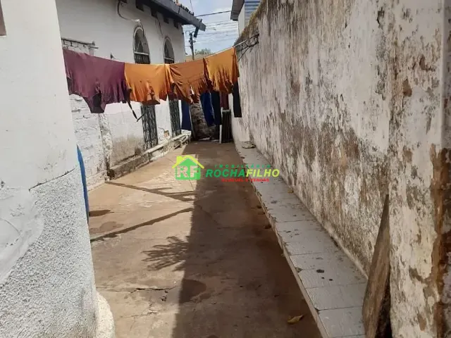 Casa com 414m² 4 quartos e 1 banheiro, à venda, no bairro Centro em Teresina
