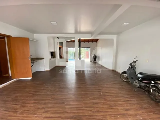 Casa 4 quartos e 3 banheiros, para alugar, no bairro Palmital em Chapecó