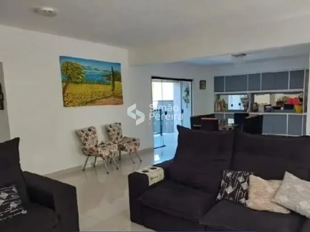 Casa com 650m² 4 quartos e 2 banheiros, à venda, no bairro centro em Paraíba do Sul