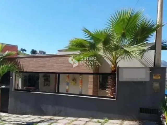 Casa com 650m² 4 quartos e 2 banheiros, à venda, no bairro centro em Paraíba do Sul