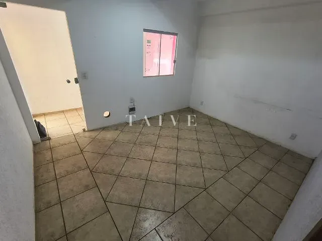Casa com 286m², para alugar, no bairro Guanabara em Londrina