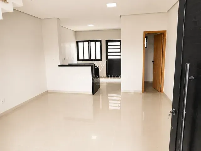 Casa 2 quartos e 3 banheiros, à venda, no bairro Jardim Universo em Mogi das Cruzes