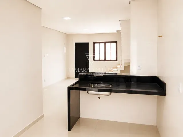 Casa 2 quartos e 3 banheiros, à venda, no bairro Jardim Universo em Mogi das Cruzes