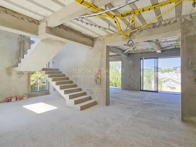 Casa com 326m² 3 quartos e 6 banheiros, à venda, no bairro Santa Cândida em Curitiba