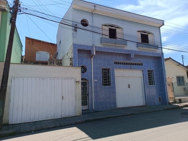 Casa com 300m², à venda, no bairro A Definir em Cambuí