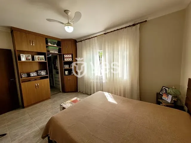 Casa com 360m² 4 quartos e 3 banheiros, à venda, no bairro Centro em Araxá