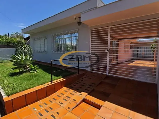Casa com 350m² 4 quartos e 3 banheiros, à venda, no bairro Petrópolis em Londrina