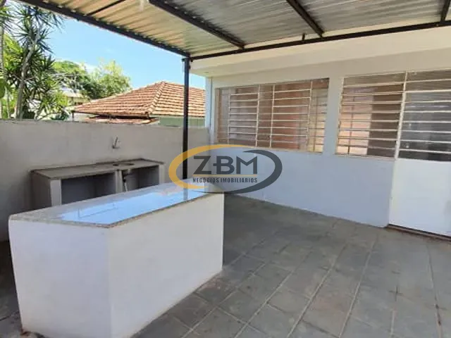 Casa com 350m² 4 quartos e 3 banheiros, à venda, no bairro Petrópolis em Londrina