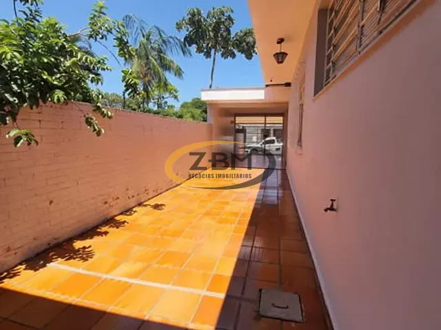 Casa com 350m² 4 quartos e 3 banheiros, à venda, no bairro Petrópolis em Londrina