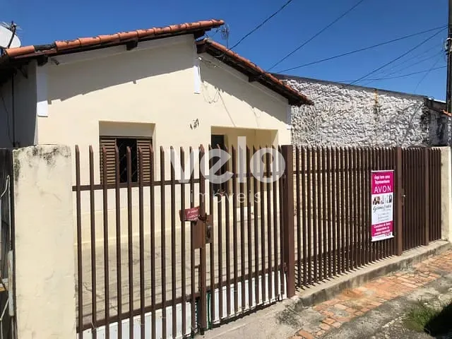 Casa com 400m² 2 quartos e 1 banheiro, à venda, no bairro Estiva em Taubaté