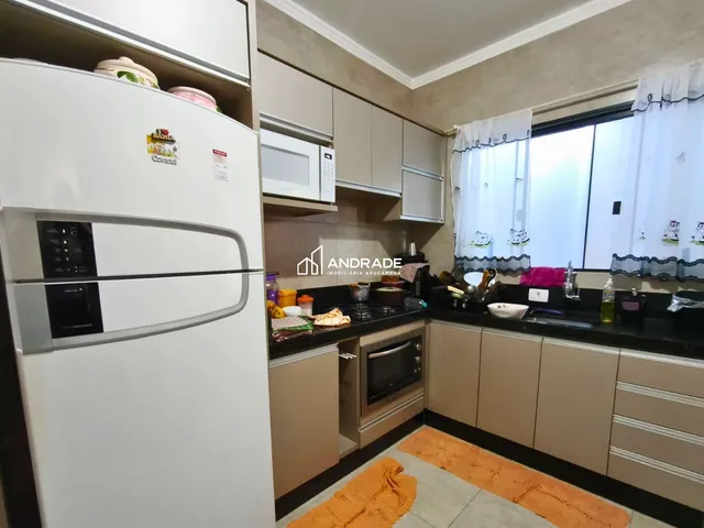 Casa com 150m² 3 quartos e 2 banheiros, à venda, no bairro Jardim Primavera em Apucarana