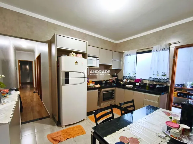 Casa com 150m² 3 quartos e 2 banheiros, à venda, no bairro Jardim Primavera em Apucarana