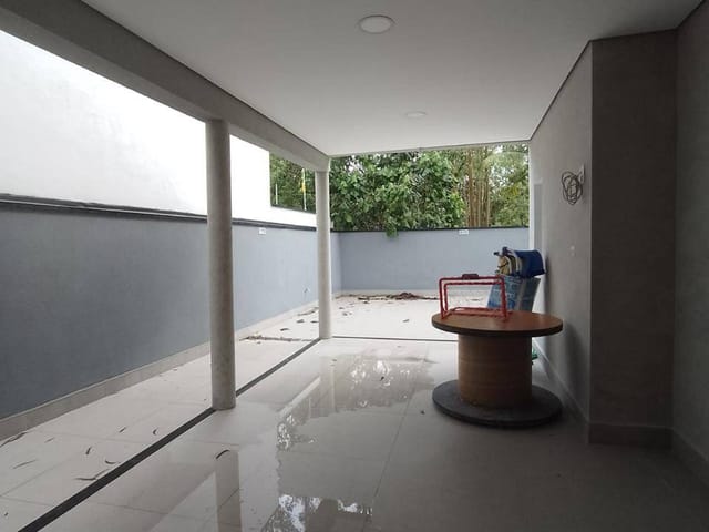 Casa com 250m² 3 quartos e 3 banheiros, à venda, no bairro Mogi Moderno em Mogi das Cruzes