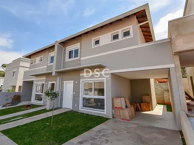 Casa com 600m² 4 quartos e 1 banheiro, à venda, no bairro Campo Comprido em Curitiba