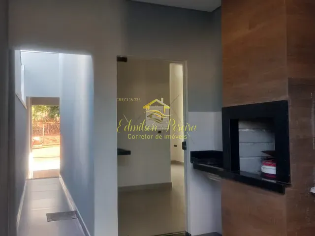 Casa com 125m² 2 quartos e 2 banheiros, à venda, no bairro Colinas em Londrina