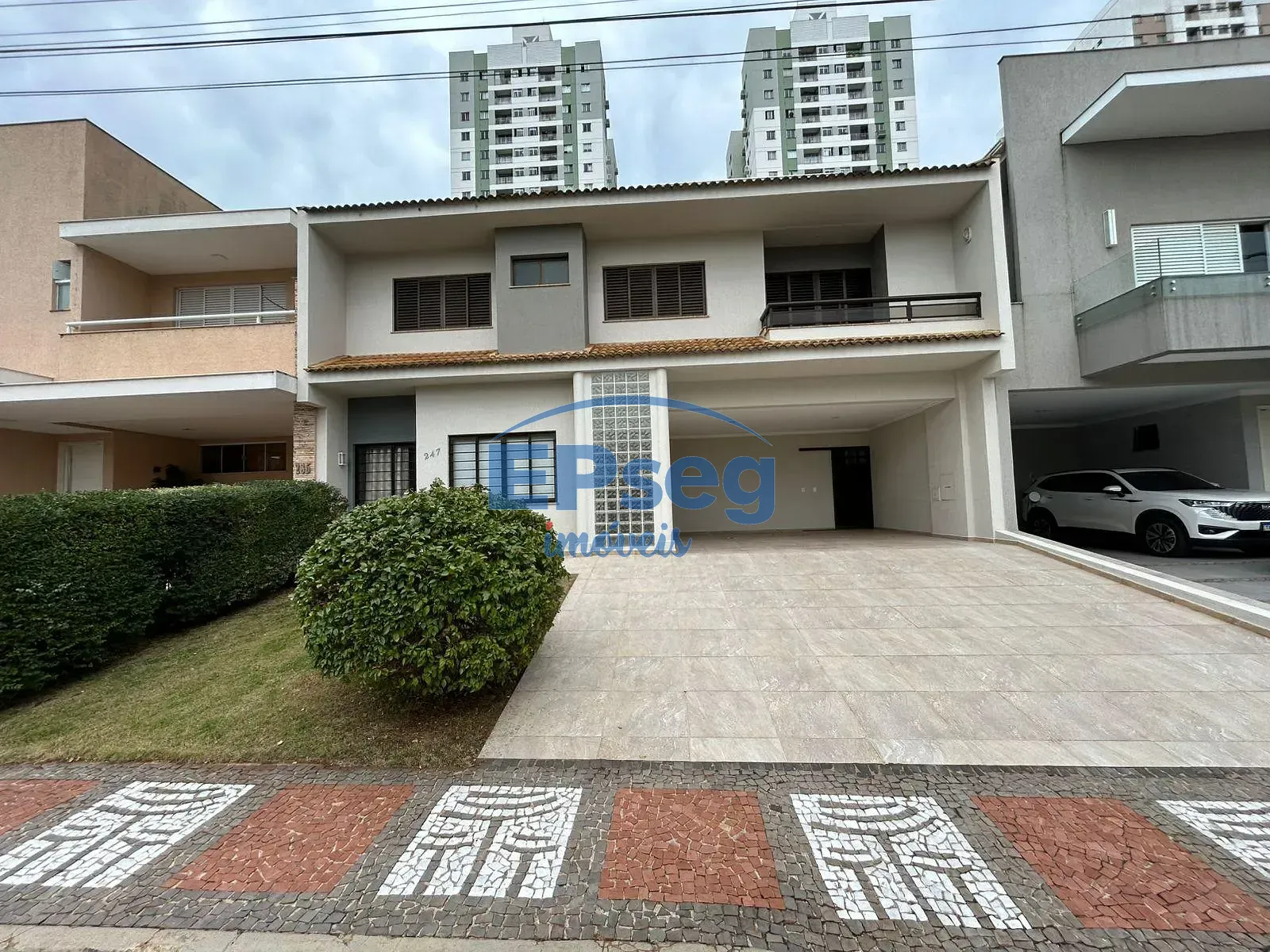 Casa, 4 quartos, 352 m² - Foto 1