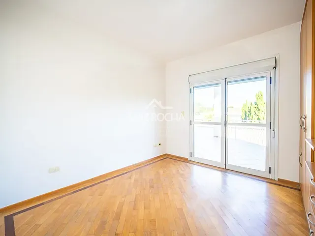 Casa com 1976m² 5 quartos e 6 banheiros, à venda, no bairro São Paulo II em Cotia