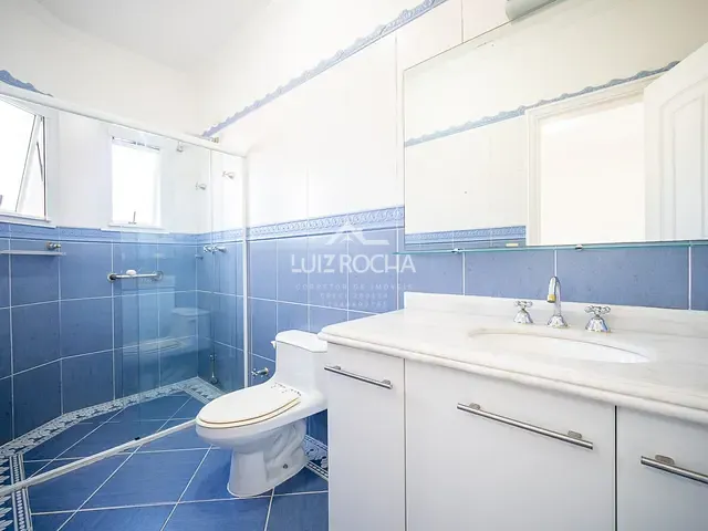 Casa com 1976m² 5 quartos e 6 banheiros, à venda, no bairro São Paulo II em Cotia