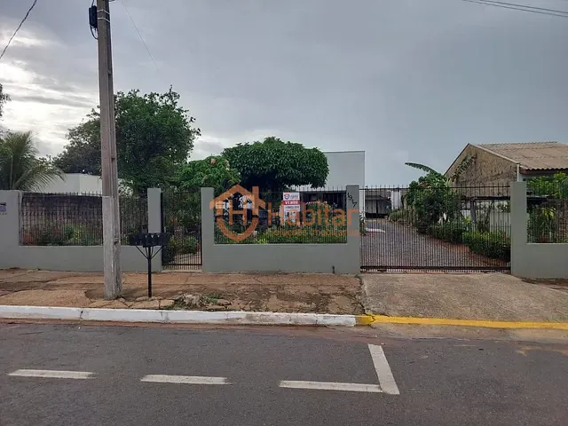 Casa com 700m² 2 quartos e 1 banheiro, à venda, no bairro Centro Sul em Sorriso