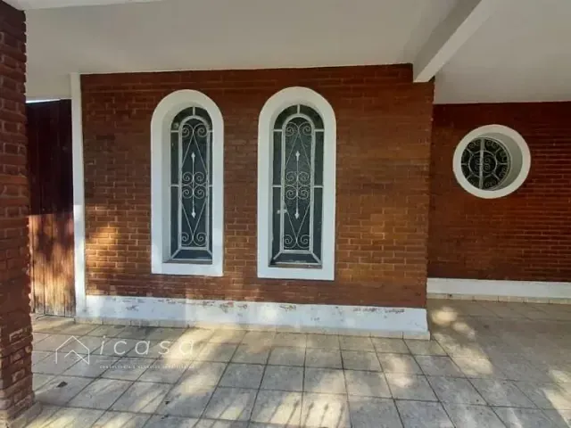 Casa com 125m² 3 quartos e 1 banheiro, à venda, no bairro Vila Bandeirantes em Caçapava