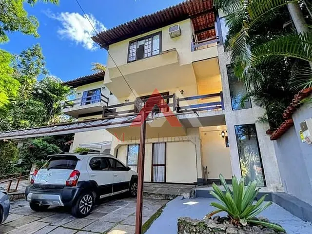 Casa com 720m² 5 quartos e 5 banheiros, à venda, no bairro Itaipu em Niterói