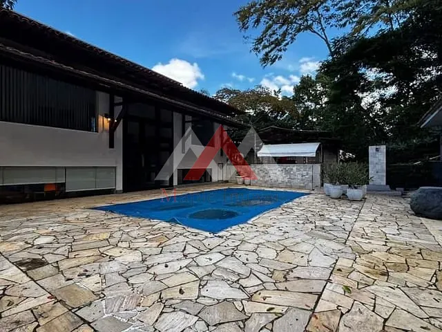 Casa com 720m² 5 quartos e 5 banheiros, à venda, no bairro Itaipu em Niterói