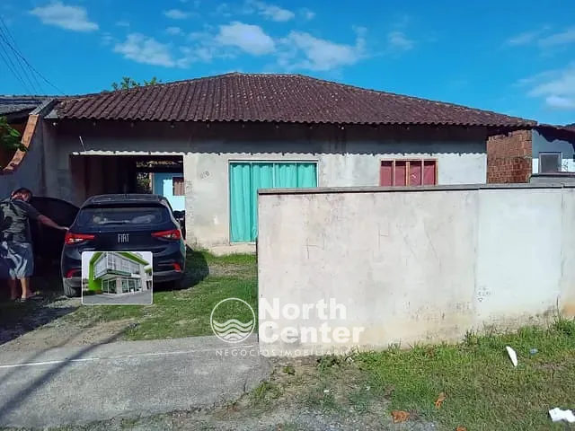 Casa com 360m² 5 quartos e 2 banheiros, à venda, no bairro Parque Guarani em Joinville