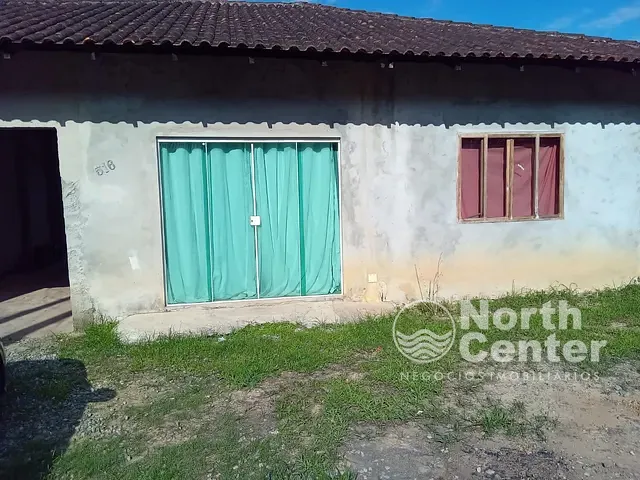 Casa com 360m² 5 quartos e 2 banheiros, à venda, no bairro Parque Guarani em Joinville