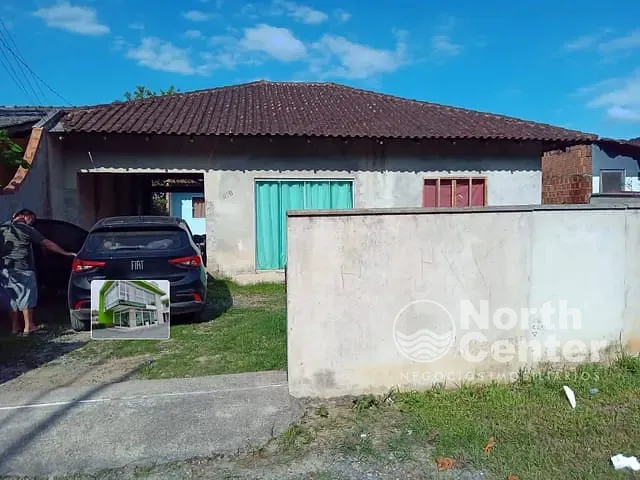 Casa com 360m² 5 quartos e 2 banheiros, à venda, no bairro Parque Guarani em Joinville