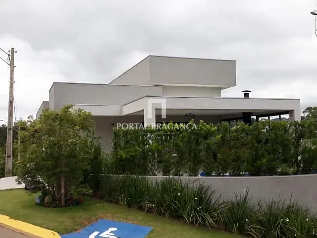 Casa com 342m² 4 quartos e 3 banheiros, à venda, no bairro Parque Imperador em Bragança Paulista