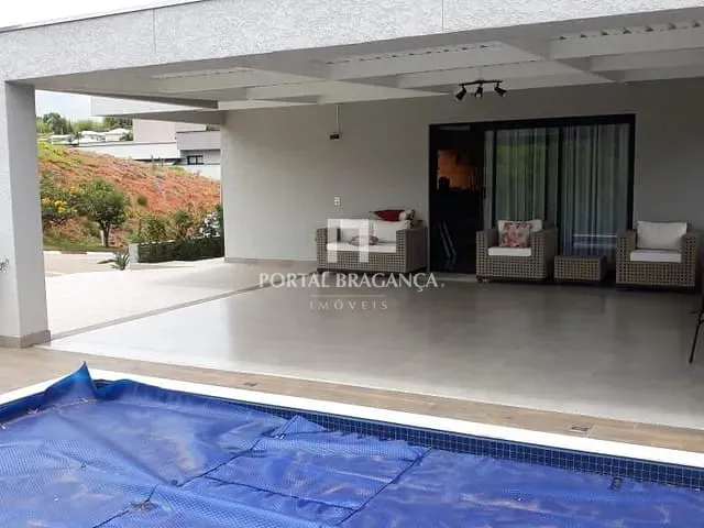 Casa com 342m² 4 quartos e 3 banheiros, à venda, no bairro Parque Imperador em Bragança Paulista