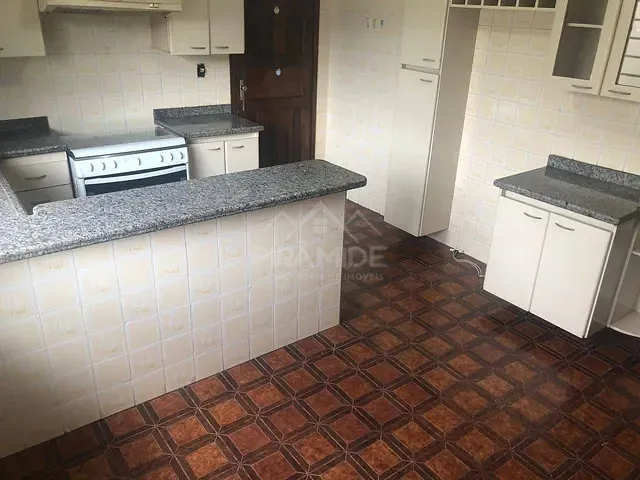 Casa com 229m² 4 quartos e 1 banheiro, à venda, no bairro Boa Esperança em Poços de Caldas