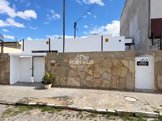 Casa com 200m² 5 quartos e 1 banheiro, à venda ou para alugar, no bairro São José em Petrolina