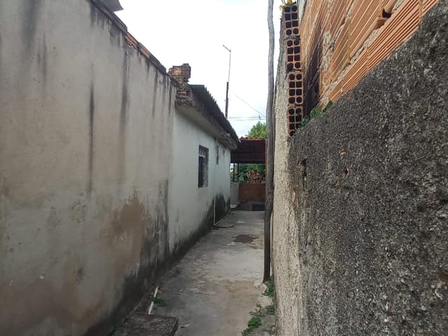 Casa 3 quartos e 1 banheiro, à venda, no bairro Paulo VI em Belo Horizonte