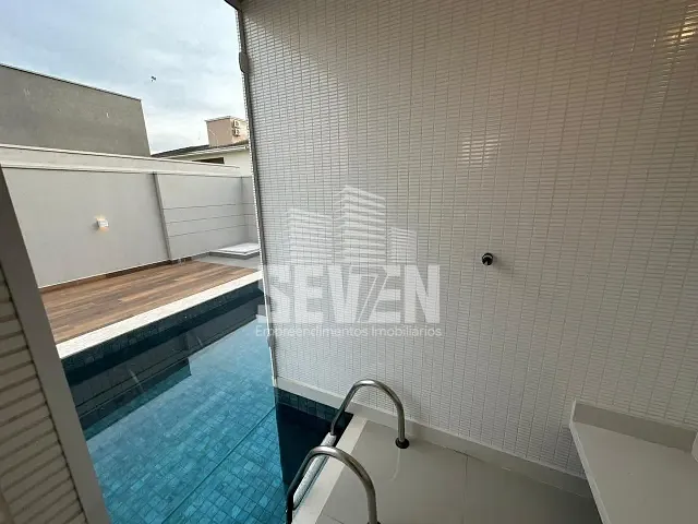 Casa com 360m² 4 quartos e 4 banheiros, à venda, no bairro Residencial Villaggio III em Bauru
