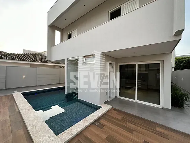 Casa com 360m² 4 quartos e 4 banheiros, à venda, no bairro Residencial Villaggio III em Bauru