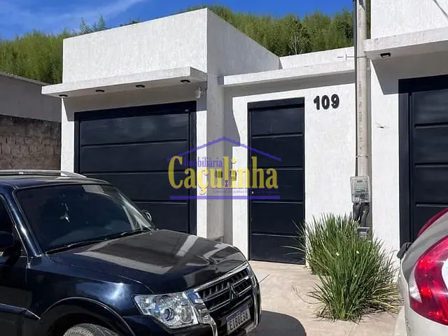 Casa com 93m², à venda, no bairro Santanesia em Piraí