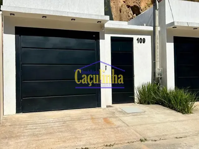Casa com 93m², à venda, no bairro Santanesia em Piraí