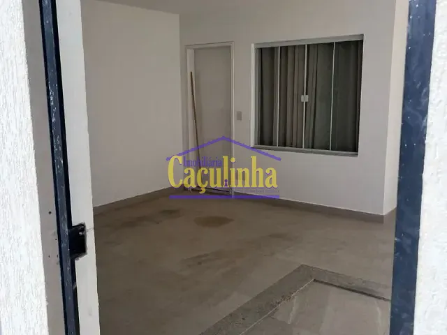 Casa com 93m², à venda, no bairro Santanesia em Piraí