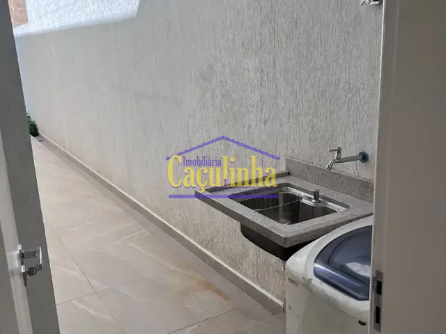 Casa com 93m², à venda, no bairro Santanesia em Piraí