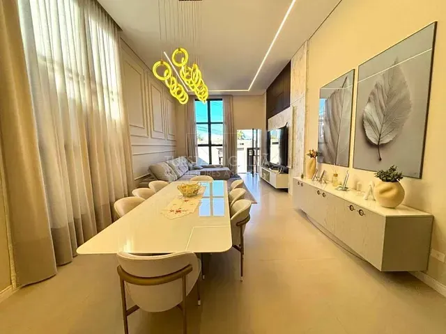 Casa com 234m² 3 quartos e 4 banheiros, à venda, no bairro Uberaba em Curitiba