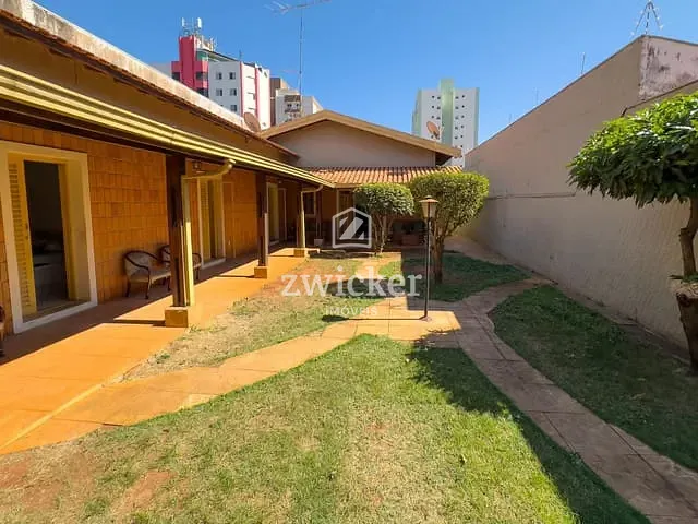 Casa com 448m² 3 quartos e 3 banheiros, à venda, no bairro Vila Guedes de Azevedo em Bauru