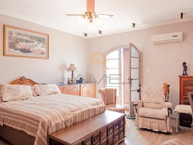 Casa 3 quartos e 3 banheiros, à venda, no bairro Centro em Pelotas