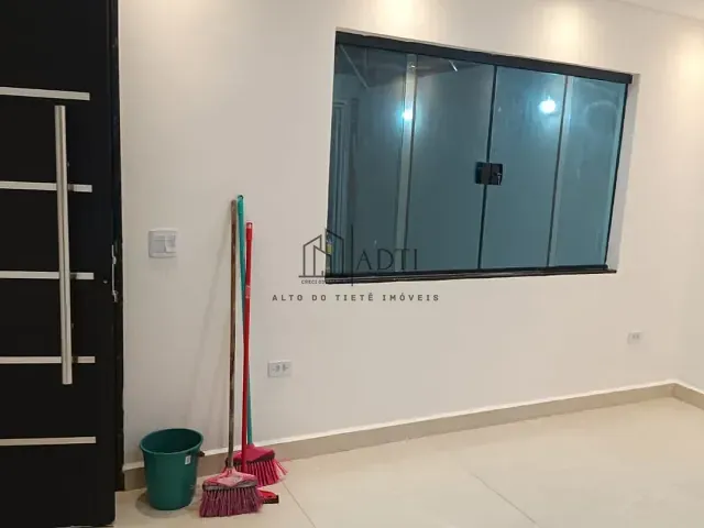 Casa 2 quartos e 2 banheiros, à venda, no bairro Jardim Cambuci em Mogi das Cruzes
