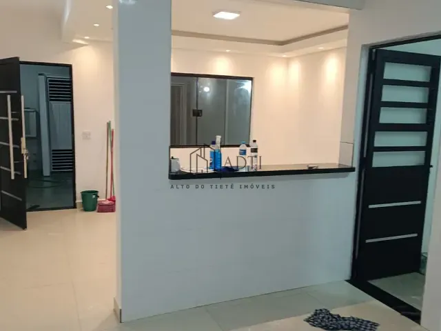 Casa 2 quartos e 2 banheiros, à venda, no bairro Jardim Cambuci em Mogi das Cruzes