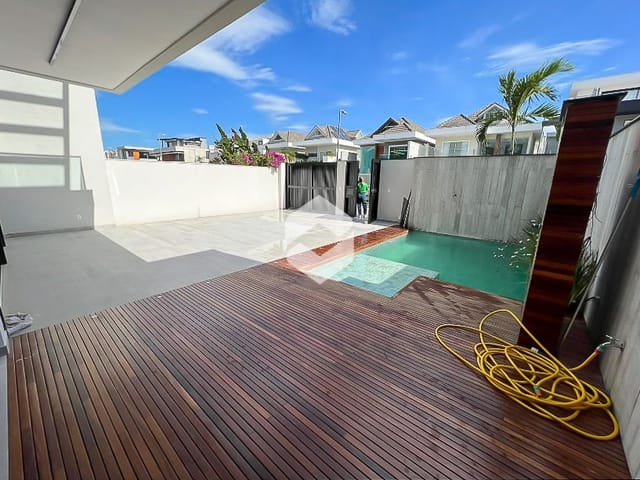 Casa com 282m² 6 quartos e 8 banheiros, à venda, no bairro Recreio dos Bandeirantes em Rio de Janeiro